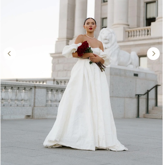 Ava Gowns Victoria Gown in Ivory - Picture 3 of 6
